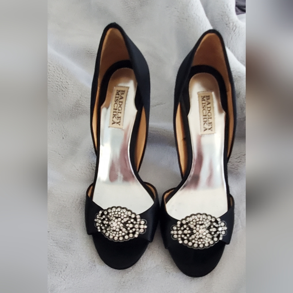 Black satin heels with rhinestone detail Badgley Mischka